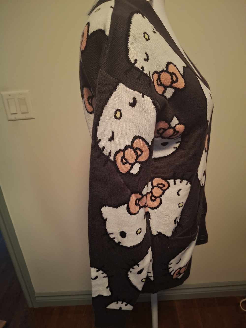 NWT Hello Kitty Brown Sanrio Button-Up Cardigan. Kitty W. Pink Bows. Ladies XS. - Picture 3 of 12